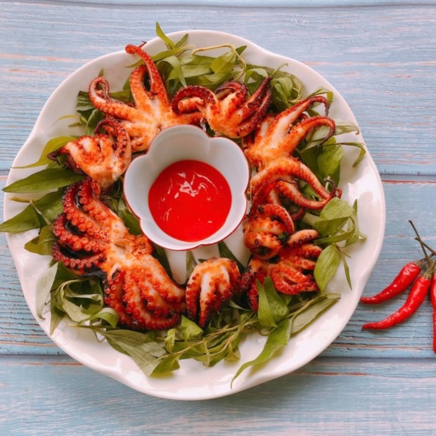 Bạch tuộc nướng sa tế