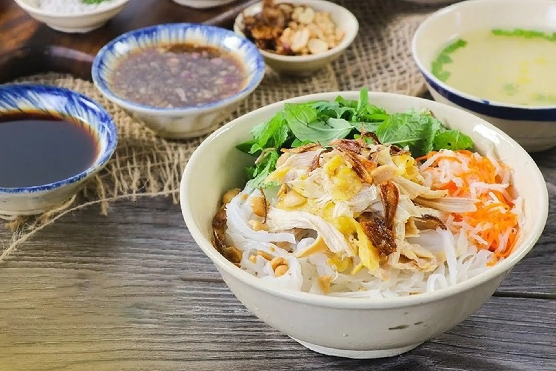 Bún gà xé