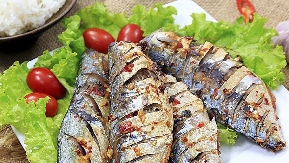 Cá nục nướng muối ớt