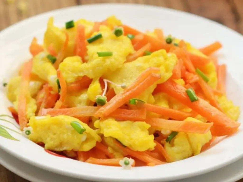 Cà rốt xào trứng