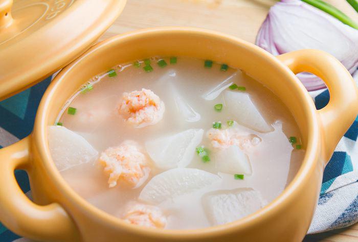 Canh củ cải trắng nấu tôm nhạt