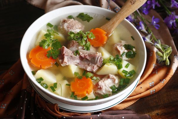 Canh sườn hầm khoai tây
