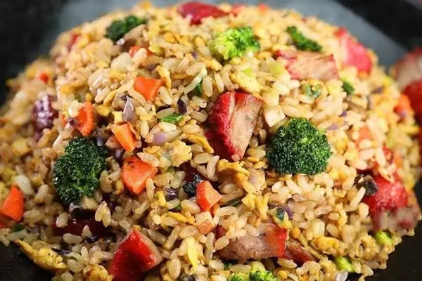 Cơm chiên xá xíu