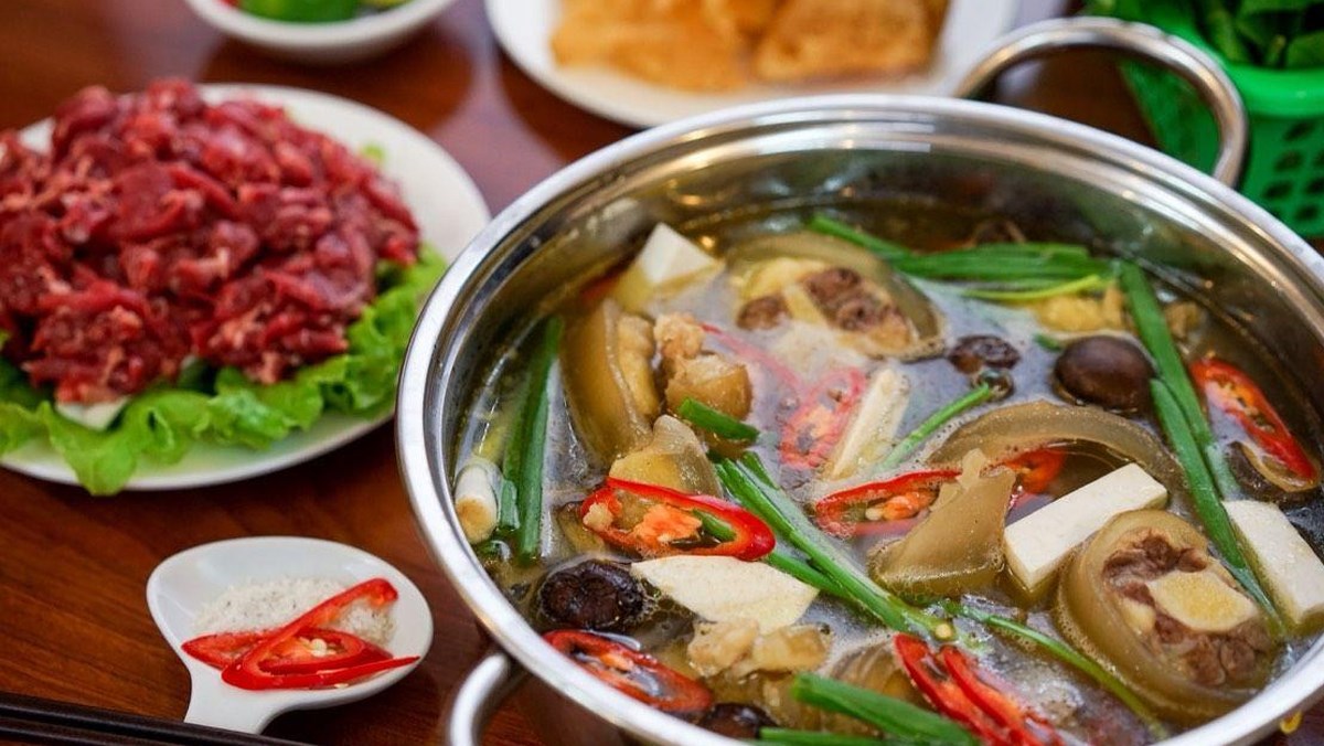 Lẩu đuôi bò khoai môn