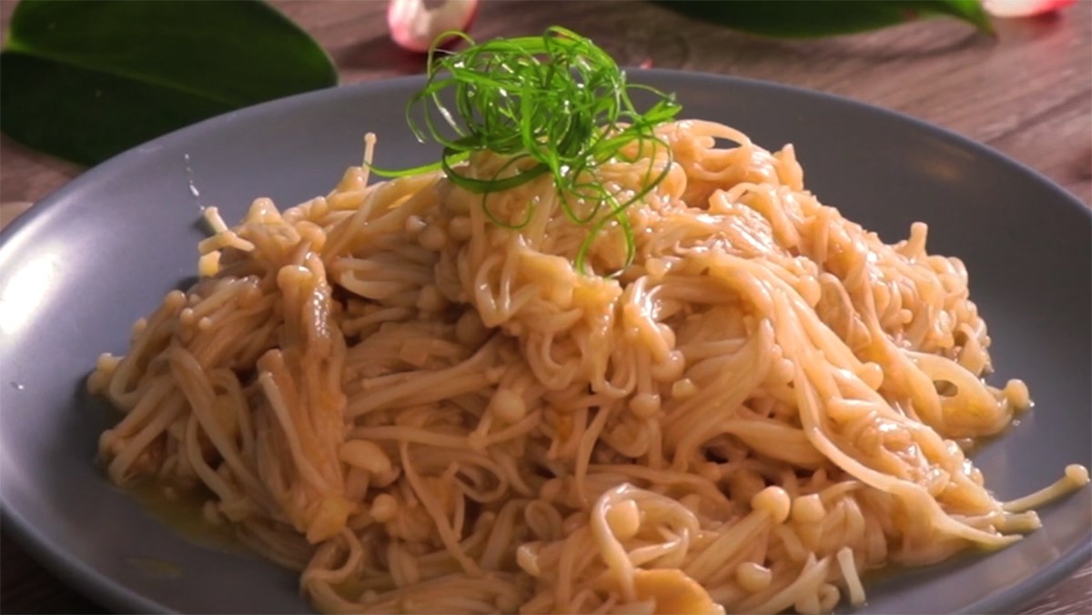 Nấm kim châm xào bơ tỏi