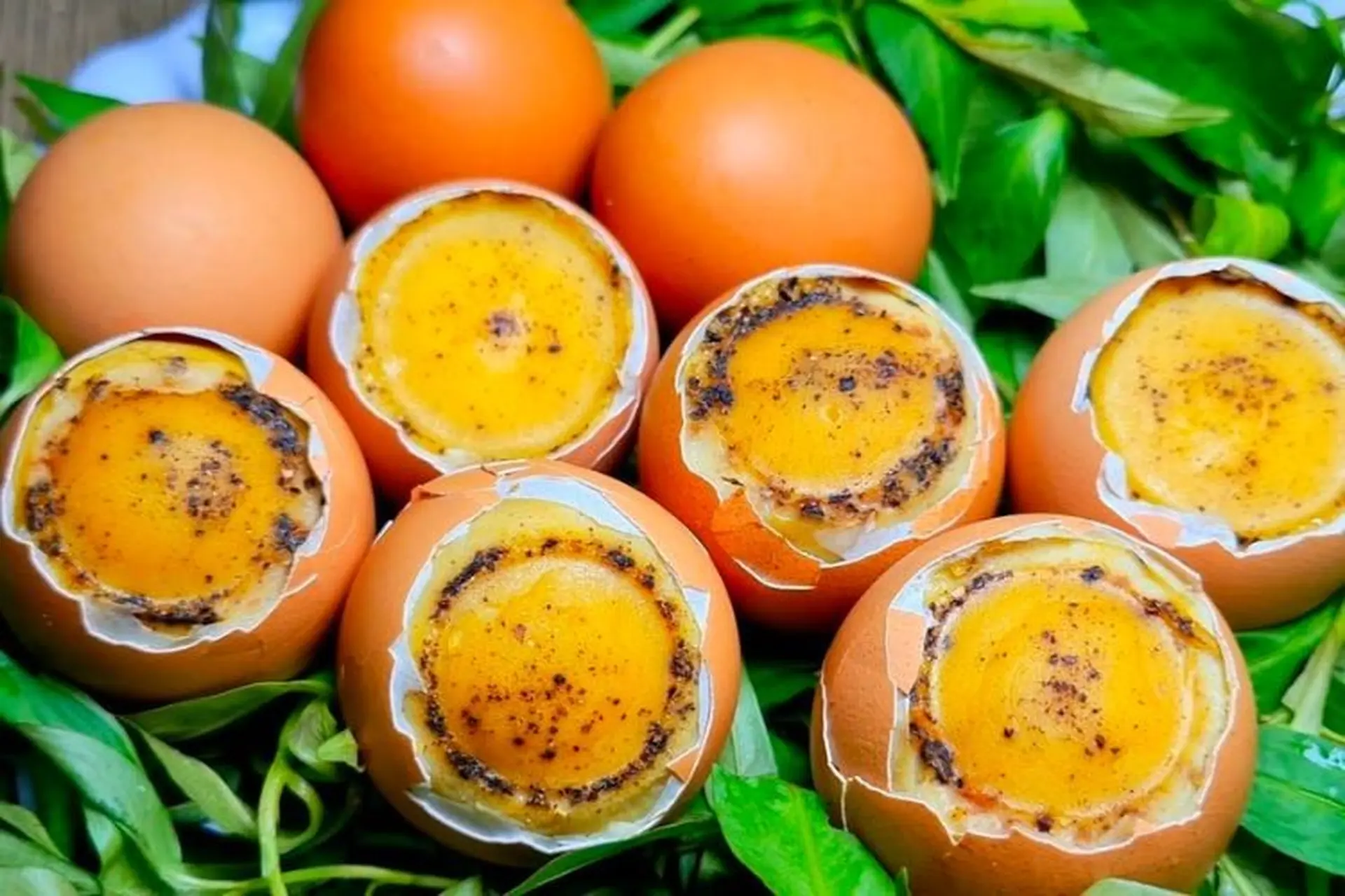 Trứng gà nướng than