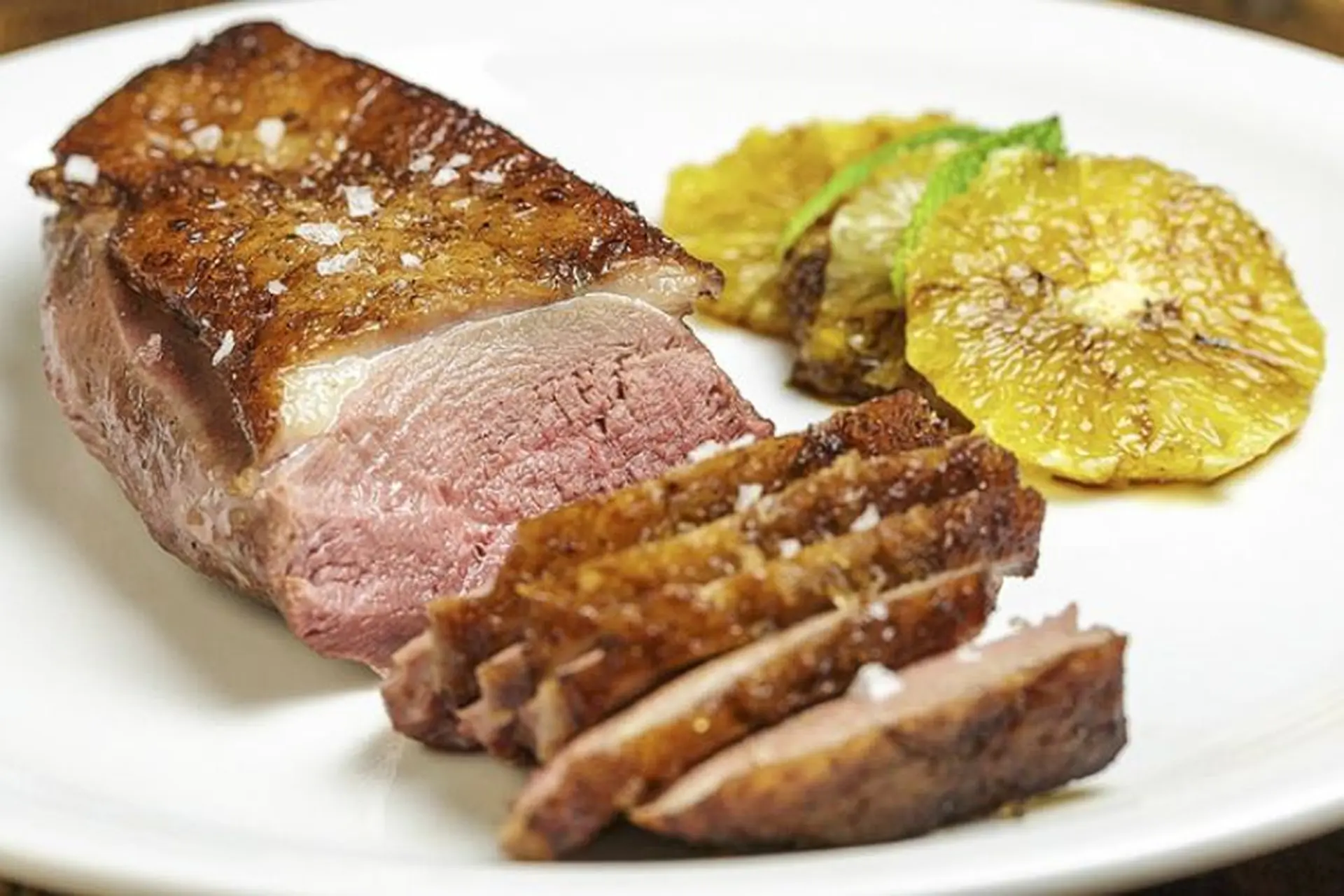 Ức vịt áp chảo bỏ da